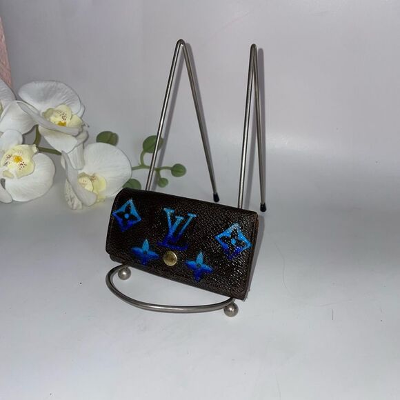 Louis Vuitton Accessories - Authentic Louis Vuitton 4Key Wallet/Card Holder